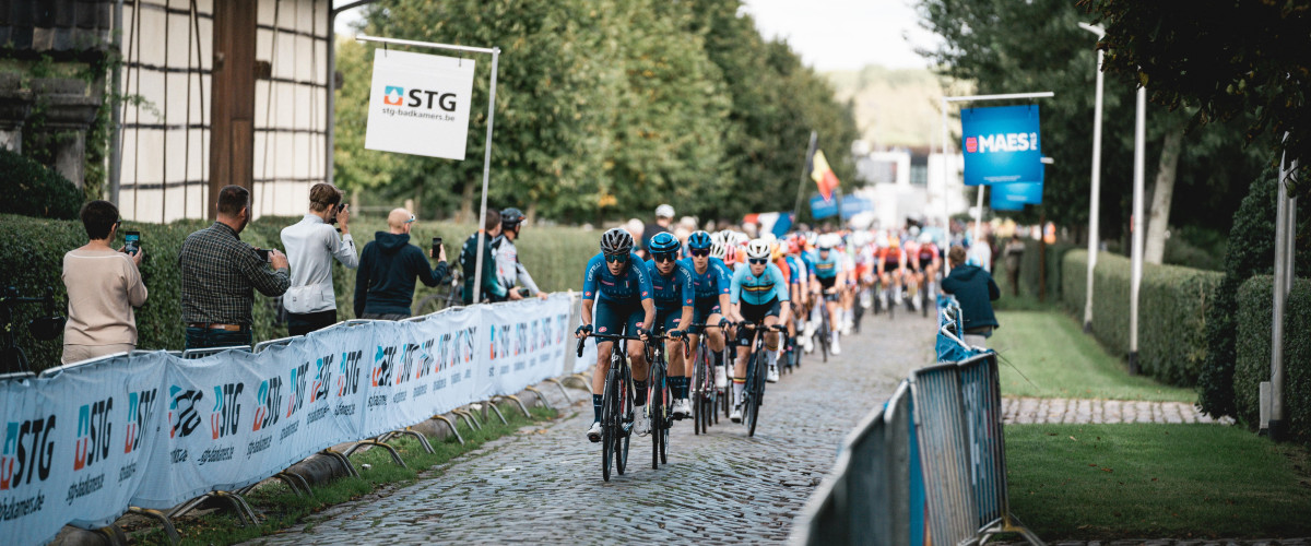 Elite ladies at the Printhagendreef during the 2024 road European Championships in Limburg