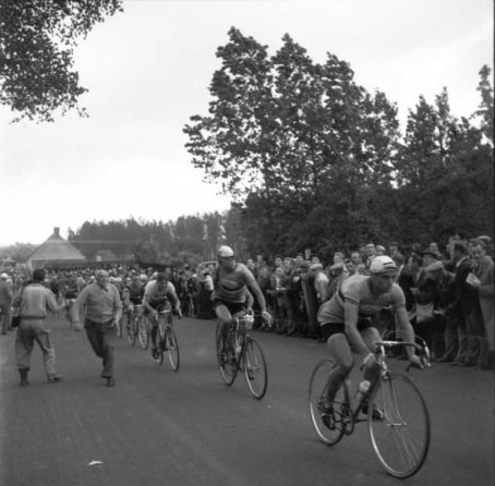 World Championships Cycling in Waregem, 1957: the battle between Rik I and Rik II